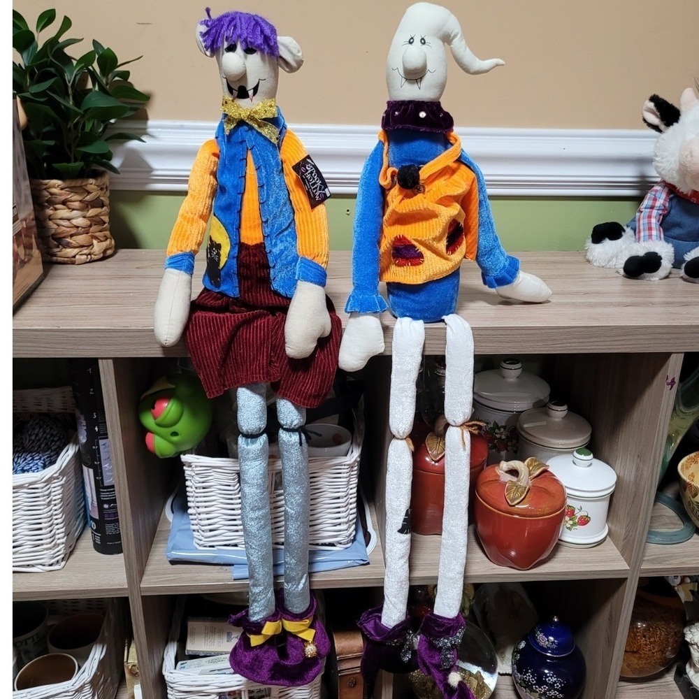 2001 Vintage 34 " Self Sitting‎ Ghost Vampires Set Of 2. Halloween Home Decor